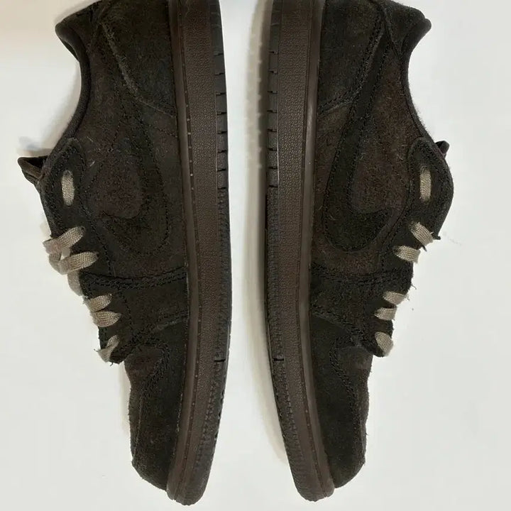 [SOLD OUT] 나이키 조던1 트래비스스캇 벨벳브라운 220