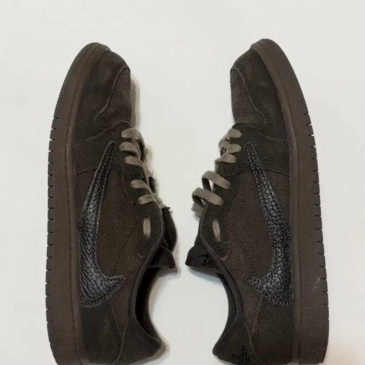 [SOLD OUT] 나이키 조던1 트래비스스캇 벨벳브라운 220