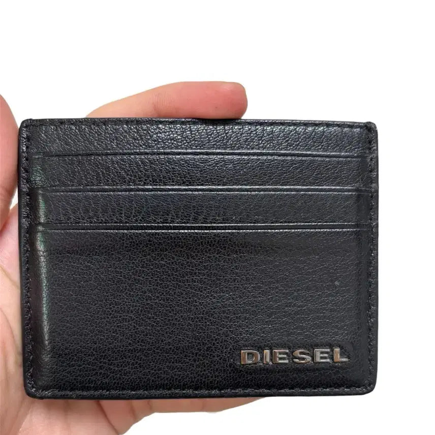 [SOLD OUT] 디젤 메탈로고 블랙 카드지갑