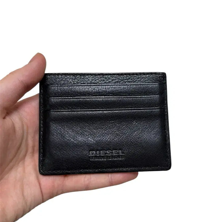 [SOLD OUT] 디젤 메탈로고 블랙 카드지갑