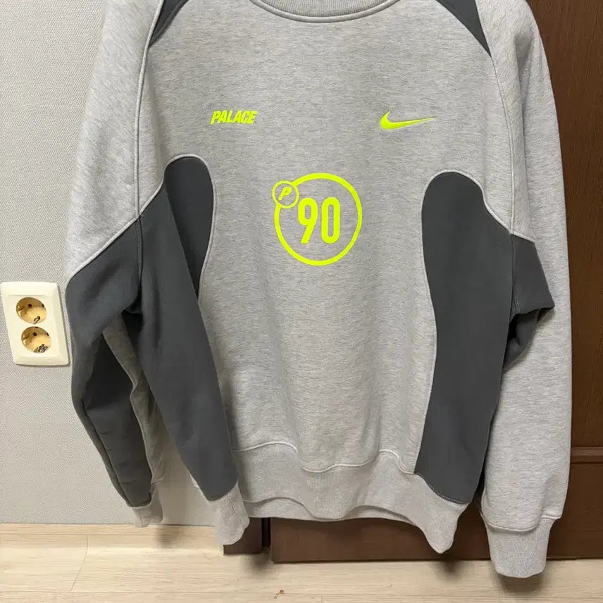 [BUNJANG] Palace Nike Total P90 Crew Gray Sweatshirt / [판매] 팔라스 x 나이키 토탈 P90 크루 그레이 말 -25w