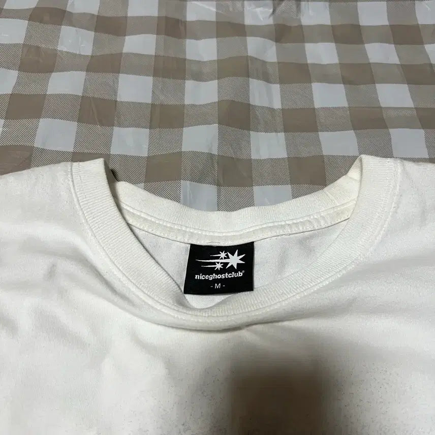 [SOLD OUT] 나이스고스트클럽 반팔 화이트 M 반팔티 셔츠 별 프린팅 공용 95