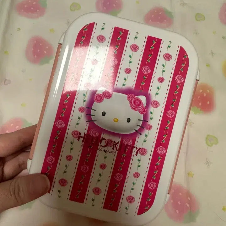 [BUNJANG] Hello Kitty Rose Lunch Box / 장미키티 도시락 보관함 고전키티 도시락