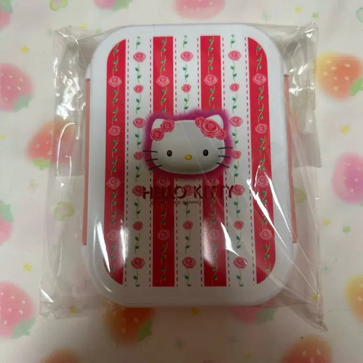 [BUNJANG] Hello Kitty Rose Lunch Box / 장미키티 도시락 보관함 고전키티 도시락