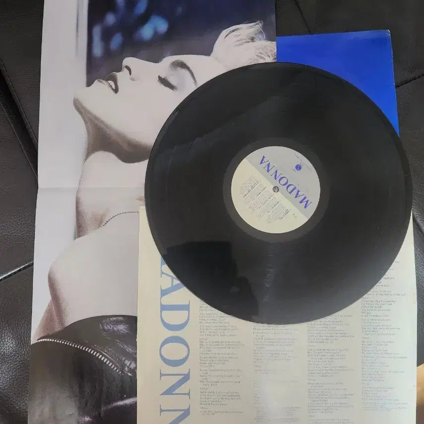 [BUNJANG] Madonna True Blue LP Album / 마돈나(Madonna) - True Blue 수입반 LP (포스터/가사지