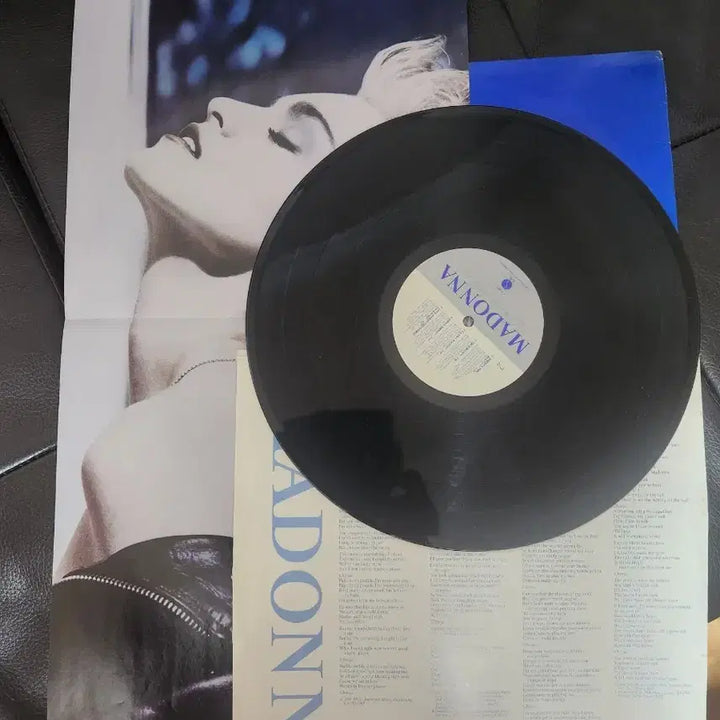 [BUNJANG] Madonna True Blue LP Album / 마돈나(Madonna) - True Blue 수입반 LP (포스터/가사지