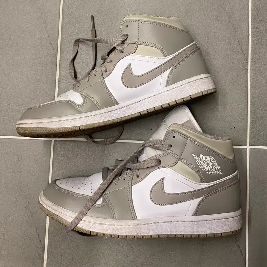 [BUNJANG] Nike Air Jordan 1 Mid College Grey Size 260 / 나이키 에어 조던 1 미드 컬리지 그레이 260