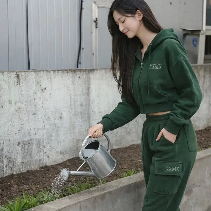 [BUNJANG] Xexymix Warm Cotton Crop Hooded Zip-up &amp; Pants Training Set / [여자-90]젝시믹스 웜 코튼 크롭 후드집업 &amp; 팬츠 트레이닝 세트