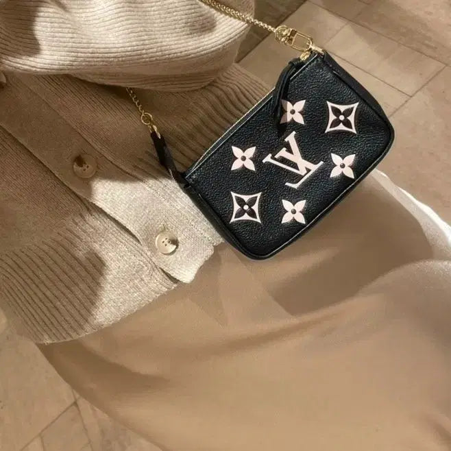 [SOLD OUT] 루이비통 미니 포쉐트 악세수아 앙프렝뜨 미니포쉐트