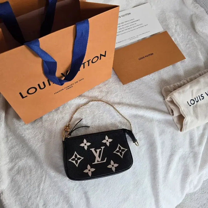 [SOLD OUT] 루이비통 미니 포쉐트 악세수아 앙프렝뜨 미니포쉐트