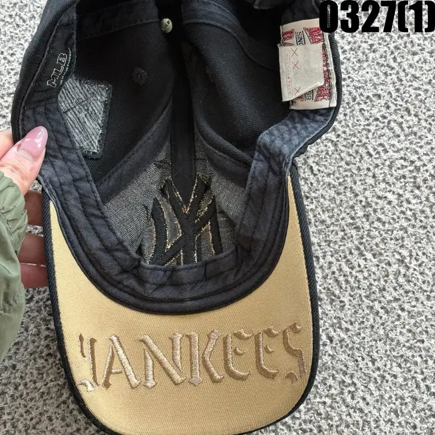 [SOLD OUT] 뉴욕양키즈 블랙 볼캡 모자 NY 자수