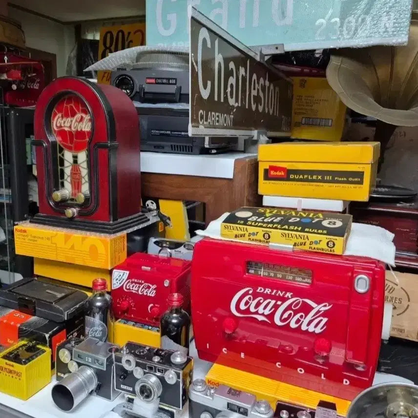 [BUNJANG] Coca-Cola Mini Cooler Radio 1991 Antique Item / 빈티지/앤틱 1991 COCA-COLA 미니쿨러 라디오 소품