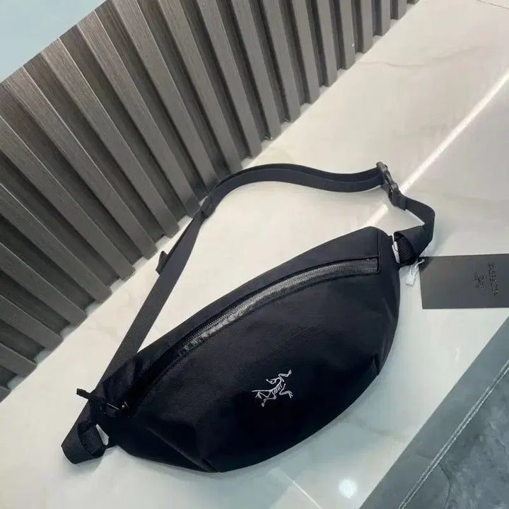 [SOLD OUT] 아크테릭스 25SS 그랜빌 크로스백