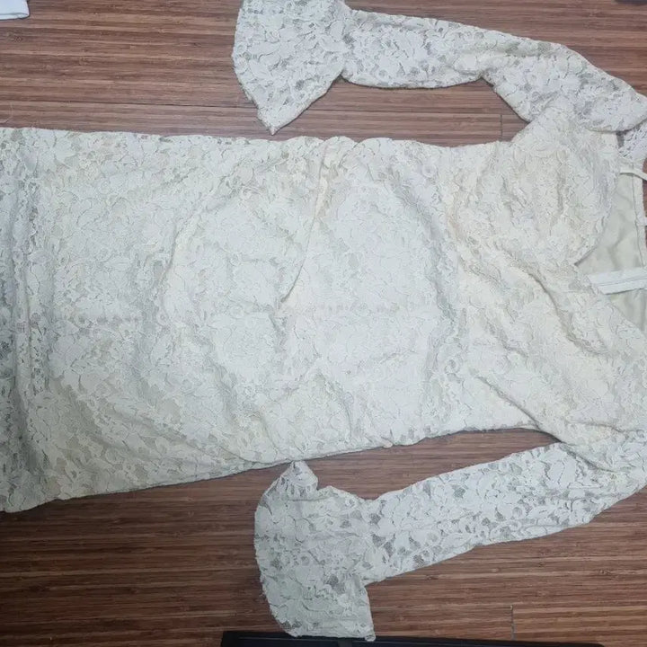 [BUNJANG] Ivory Lace Sleeve Dress / 아이보리 레이스 슬리브 원피스