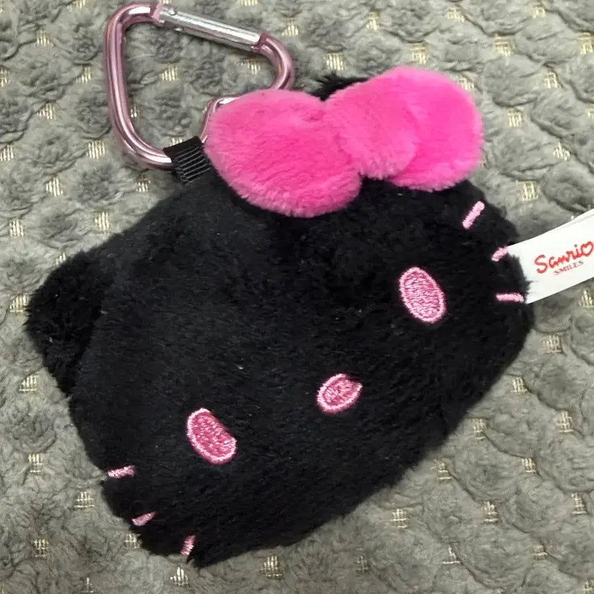 [BUNJANG] Hello Kitty "I Love Kitty" Caribiner Keychain (Black/Hot Pink) / 헬로키티 아이러브키티 블랙핑크 인형 카라비너 키링 새상품