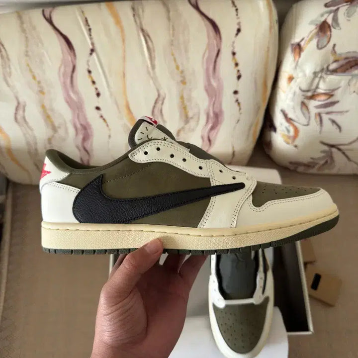 [BUNJANG] Nike Jordan 1 Low Travis Scott Medium Olive Sneakers / 조던 1 로우 트래비스 스캇 미디움 올리브