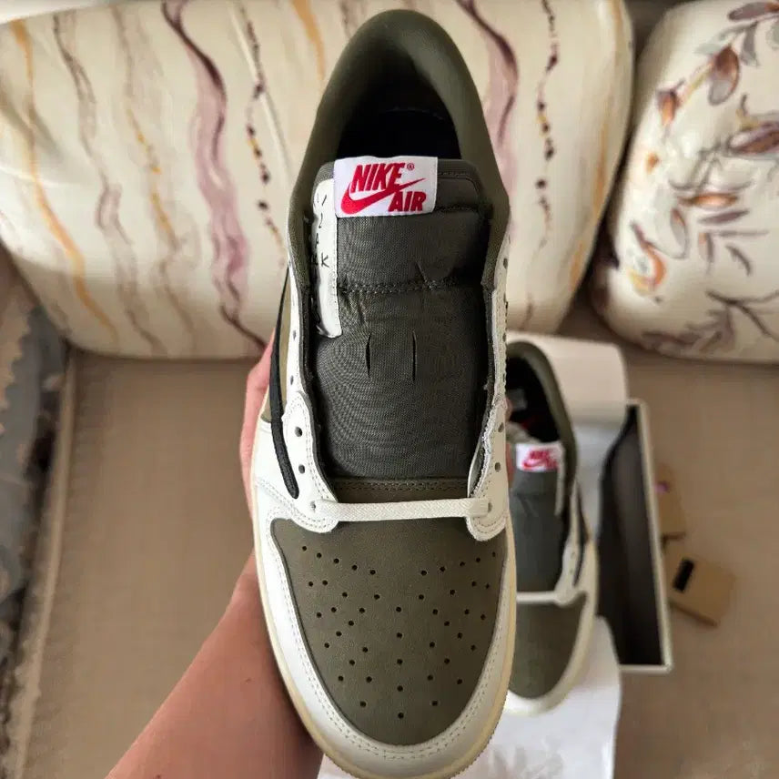 [BUNJANG] Nike Jordan 1 Low Travis Scott Medium Olive Sneakers / 조던 1 로우 트래비스 스캇 미디움 올리브