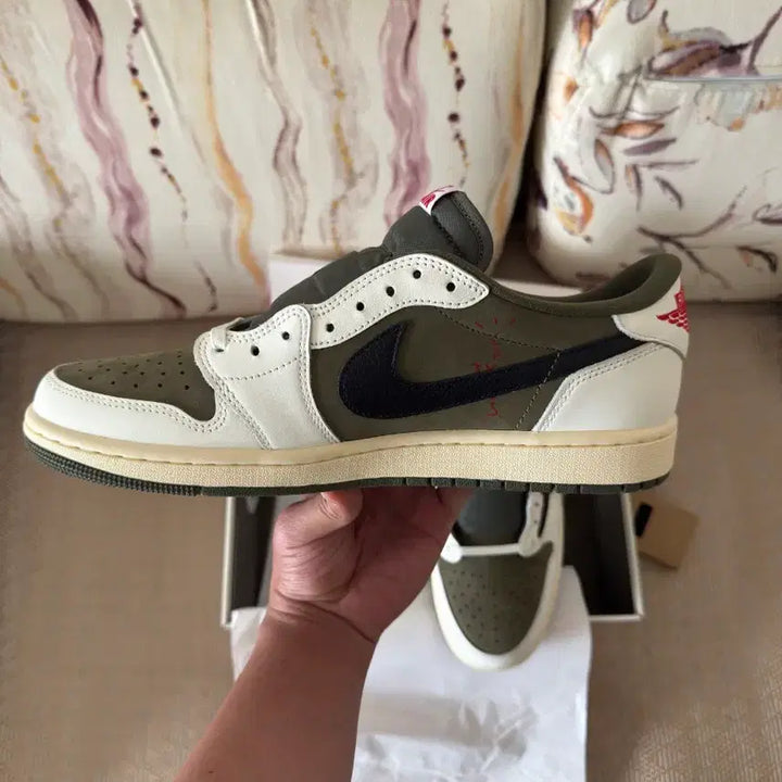 [BUNJANG] Nike Jordan 1 Low Travis Scott Medium Olive Sneakers / 조던 1 로우 트래비스 스캇 미디움 올리브