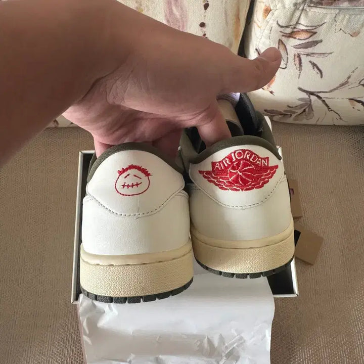 [BUNJANG] Nike Jordan 1 Low Travis Scott Medium Olive Sneakers / 조던 1 로우 트래비스 스캇 미디움 올리브