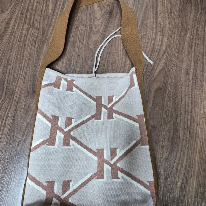 [BUNJANG] Hazzys Beige Pattern Knit Shoulder Bag / 헤지스 베이지 패턴 니트 숄더백 가방 팝니다.