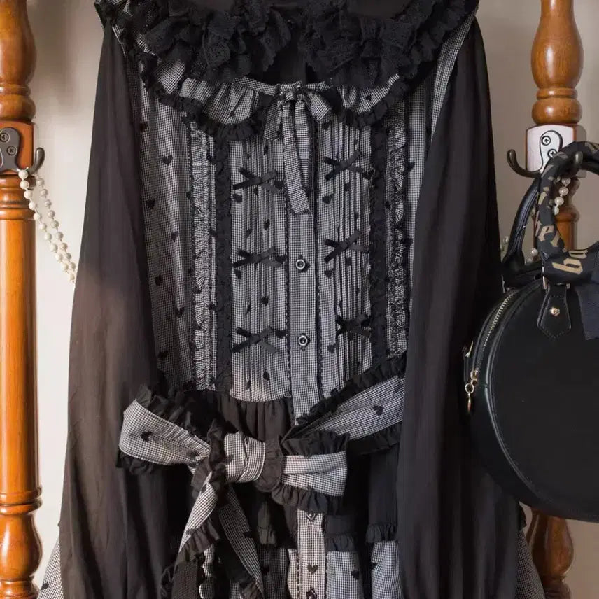 [BUNJANG] Lace Frill Black Blouse / 레이스 프릴 블랙 블라우스 로리타 고스로리 고딕