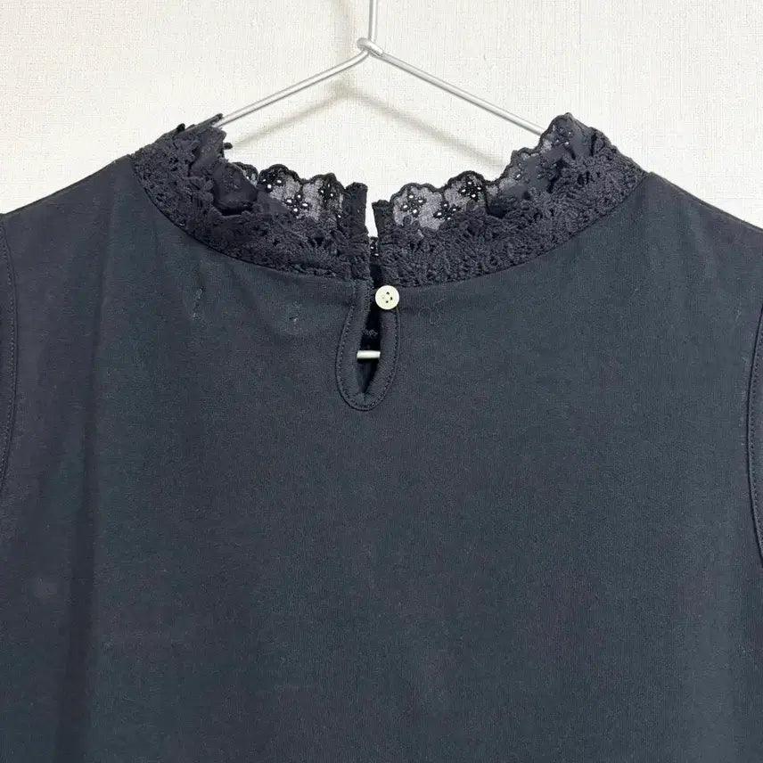 [BUNJANG] Samantha Mos Mos Cotton Lace Sleeveless Top / 코튼 레이스 민소매