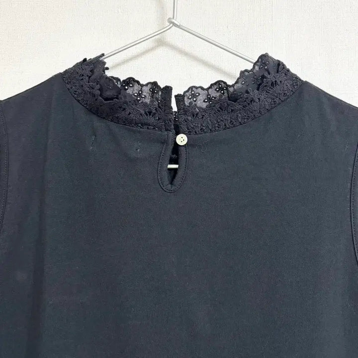 [BUNJANG] Samantha Mos Mos Cotton Lace Sleeveless Top / 코튼 레이스 민소매
