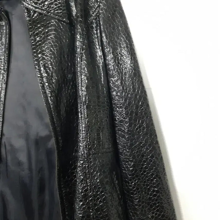 [BUNJANG] Chanel Black Crocodile Pattern Lambskin Coat / Chanel 블랙 크로커다일 패턴 양가죽 코트