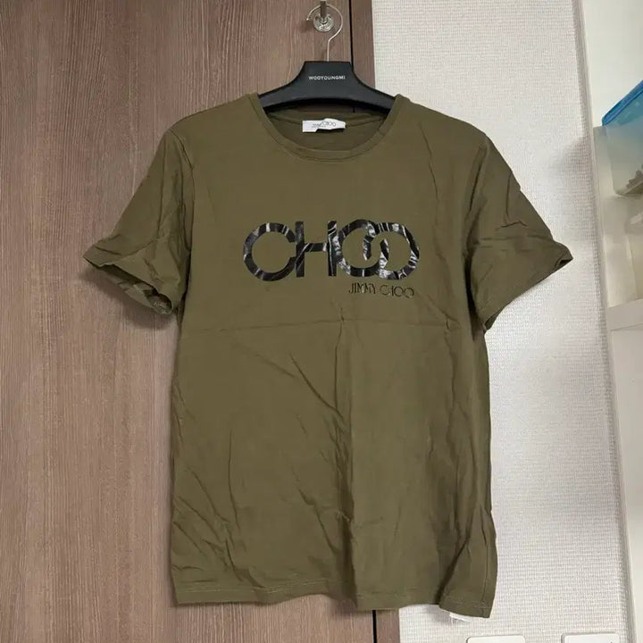 [BUNJANG] Jimmy Choo Khaki Short Sleeve T-Shirt / 지미추 카키색 반팔 티셔츠