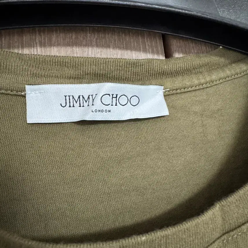 [BUNJANG] Jimmy Choo Khaki Short Sleeve T-Shirt / 지미추 카키색 반팔 티셔츠