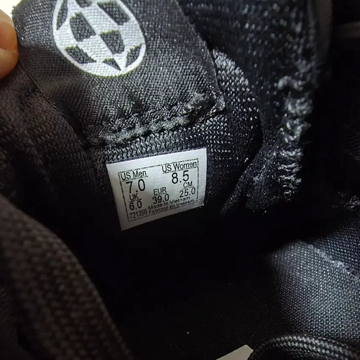 [BUNJANG] Vans UltraRange Neo VR3 Black Sneakers / 반스 울트라레인지 네오VR3 [250mm]
