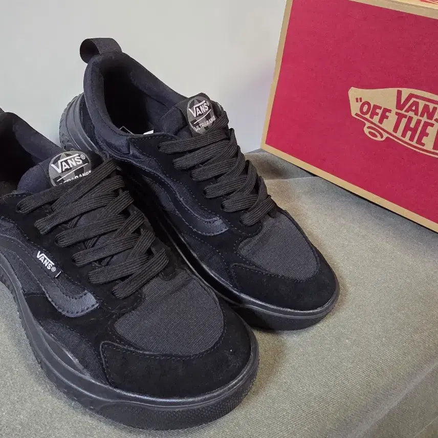 [BUNJANG] Vans UltraRange Neo VR3 Black Sneakers / 반스 울트라레인지 네오VR3 [250mm]