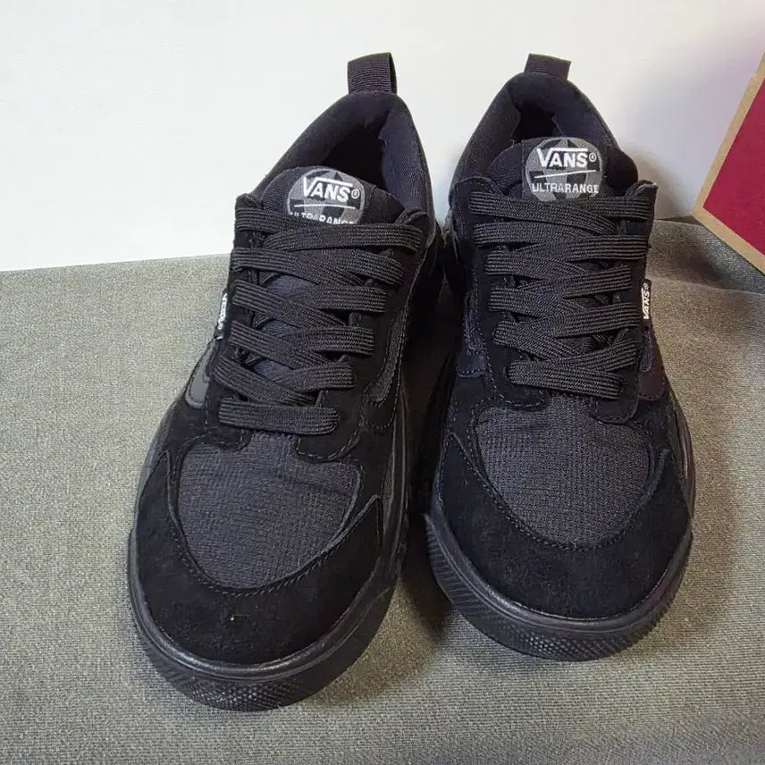 [BUNJANG] Vans UltraRange Neo VR3 Black Sneakers / 반스 울트라레인지 네오VR3 [250mm]