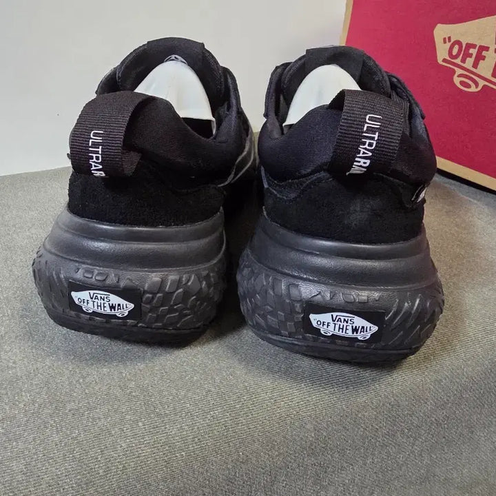 [BUNJANG] Vans UltraRange Neo VR3 Black Sneakers / 반스 울트라레인지 네오VR3 [250mm]
