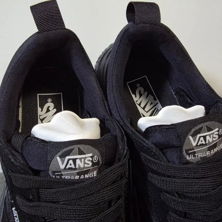 [BUNJANG] Vans UltraRange Neo VR3 Black Sneakers / 반스 울트라레인지 네오VR3 [250mm]