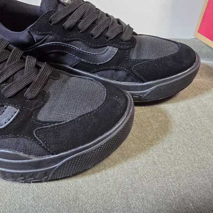 [BUNJANG] Vans UltraRange Neo VR3 Black Sneakers / 반스 울트라레인지 네오VR3 [250mm]