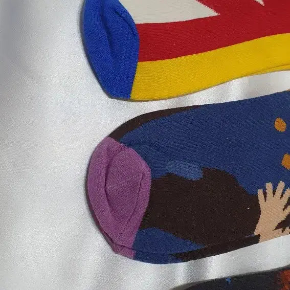 [BUNJANG] Maison Bonmeson Blue Purple Yellow Black Portrait Socks / 블루 퍼플 옐로우 블랙 인물화  Maison 본메종 양말
