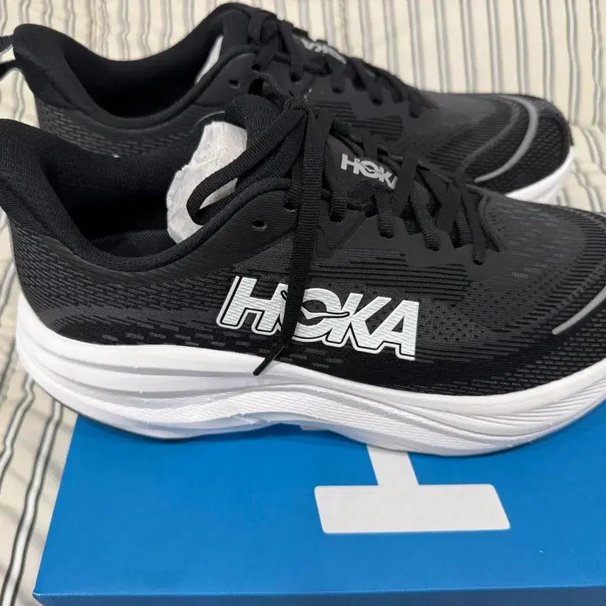 [SOLD OUT] 호카(HOKA) 스카이플로우 와이드 블랙 275사이즈