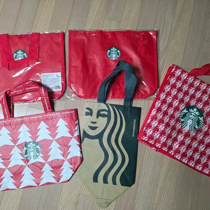 [BUNJANG] Starbucks Holiday Reusable Bag Bundle Set / 새상품>5개일괄.스타벅스 홀리데이 리유저블백.다회용 백