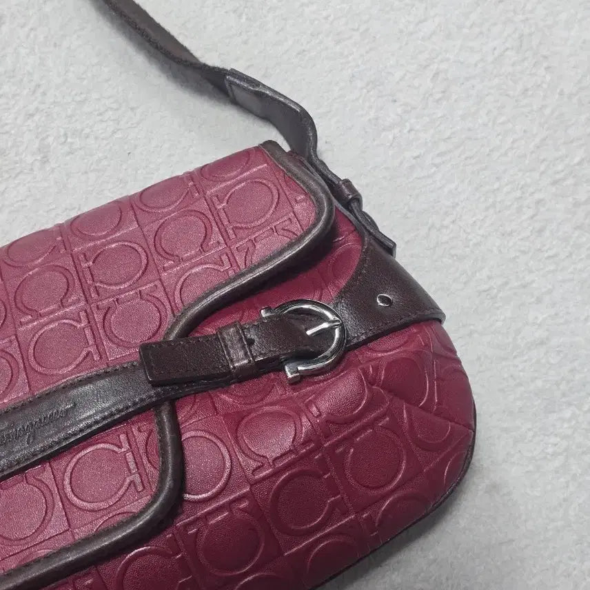 [BUNJANG] Ferragamo Gancini Leather Shoulder Bag / Ferragamo 페라가모 간치니 레더 숄더백