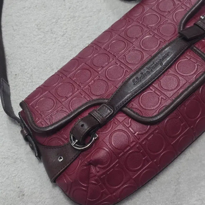 [BUNJANG] Ferragamo Gancini Leather Shoulder Bag / Ferragamo 페라가모 간치니 레더 숄더백