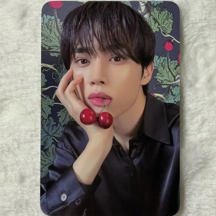 [BUNJANG] The Boyz Sunwoo Mediheal Cherry Photocard / 더보이즈 선우 메디힐 체리 포카