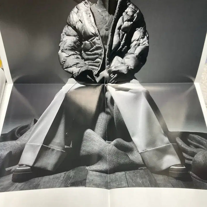 [BUNJANG] BTS J-Hope Esquire Magazine August 2023 / BTS_제이홉 화보&amp;브로마이드: 에스콰이어 매거진 2023 잡지