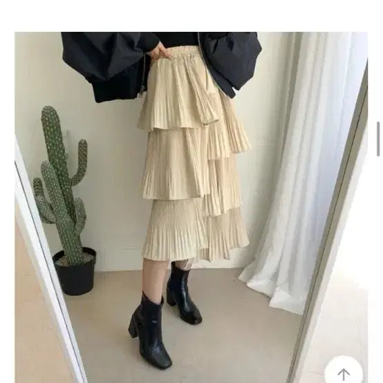 [BUNJANG] Unbalanced Pleated Long Skirt / [새상품급인데 반값] 캉캉 플리츠 언발 밴딩 롱 스커트 (블랙, 베이지)