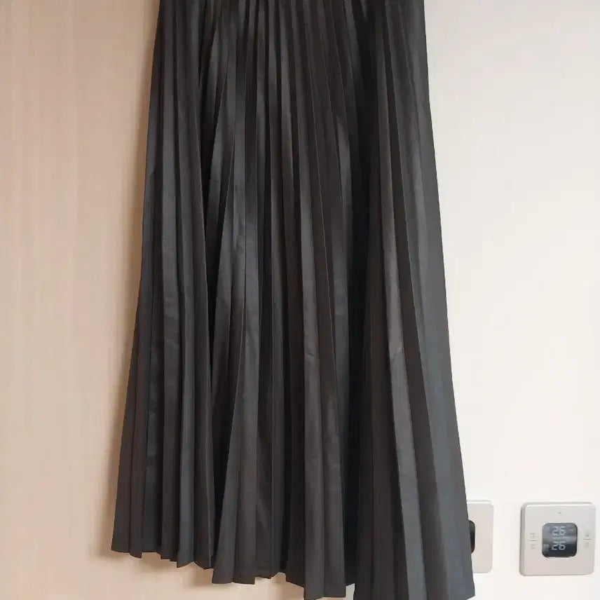 [BUNJANG] Chocolate Unbalanced Pleated Long Skirt / 초코색 언벨런스 플리츠 롱 스커트 프리사이즈