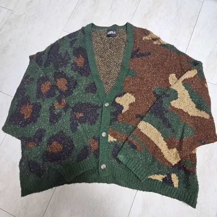 [SOLD OUT] 최종가 아조바이아조 오버사이즈 레오파드카모 가디건