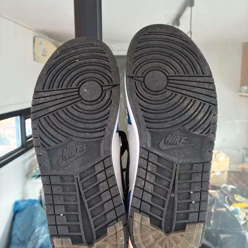 [SOLD OUT] 285)조던 1 미드 SE 시그널블루