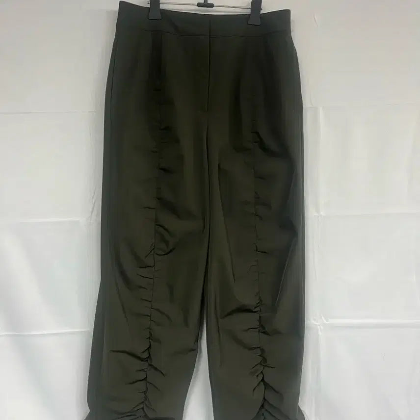 [BUNJANG] TIME Shirring Slacks Dark Khaki / TIME 타임 셔링 슬랙스 진카키