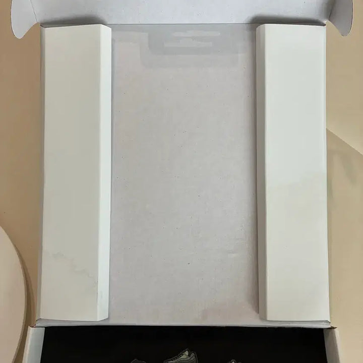 [BUNJANG] Nike SNKRS Watch (Box Stained) / [미사용] 나이키 SNKRS 시계 (박스 이염)