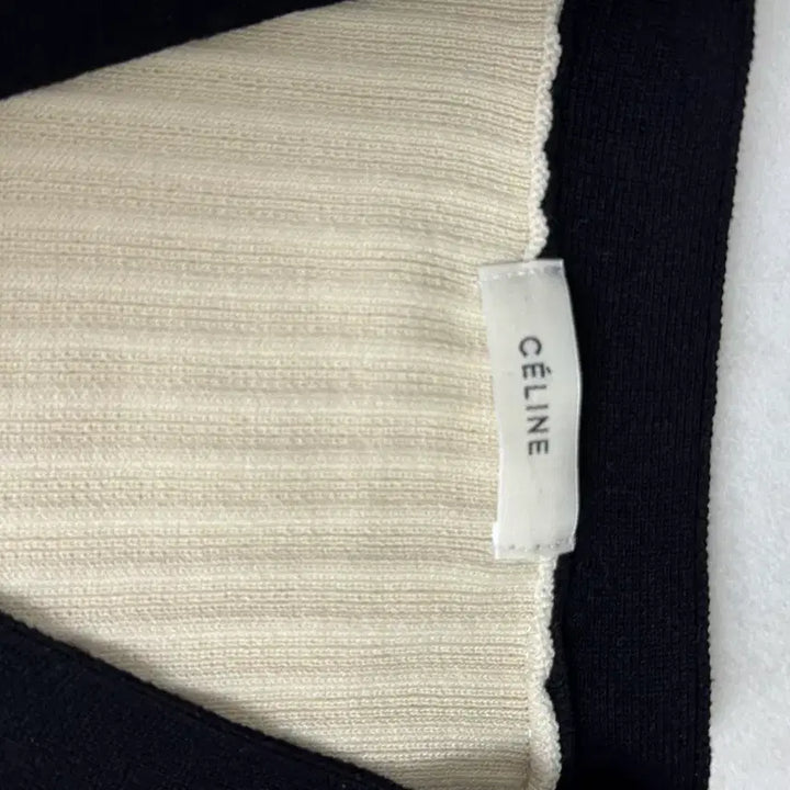 [SOLD OUT] 셀린느 가디건